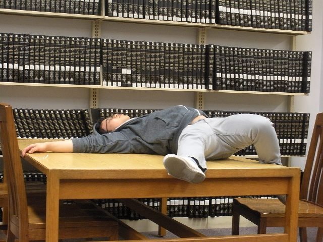 Сон в библиотеке